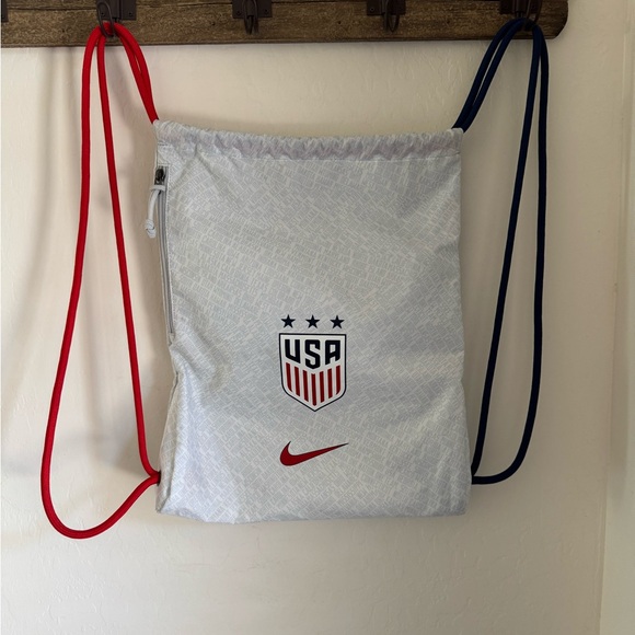 NWOT Team USA Nike Unisex Drawstring Backpack - Picture 1 of 11